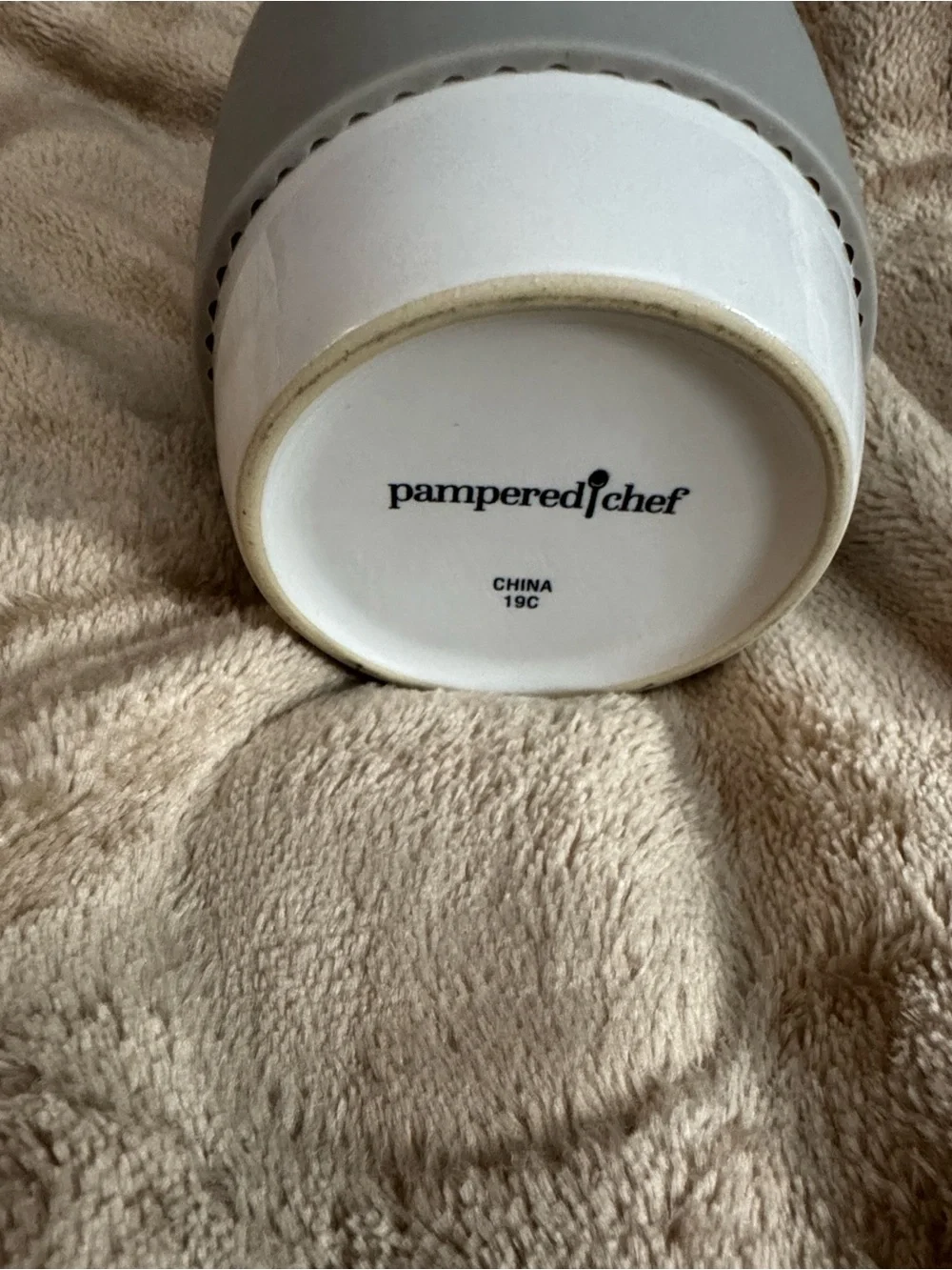 Pampered Chef White Ceramic Egg cooker for the microwave #1529